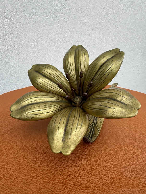 Posacenere a fiore in ottone massiccio anni '60, Oggetti decorativi, Dorato (foto 15 di 15)