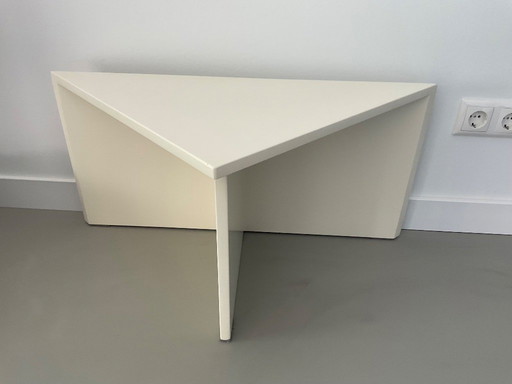 Sidetable model Leolux