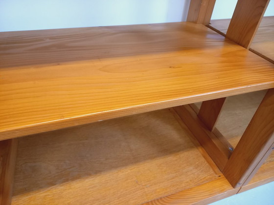 Image 1 of Grote modulaire boekenkast in 6 secties met 30 vintage grenenhouten planken uit de jaren 70 en 80.