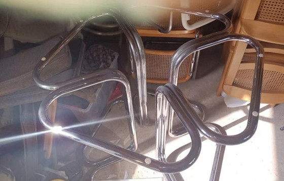 Image 1 of Round table