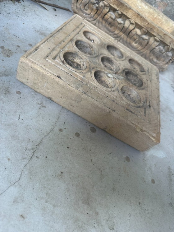 Image 1 of Lotto di vecchie vasche in pietra intagliata - Artigianato indiano