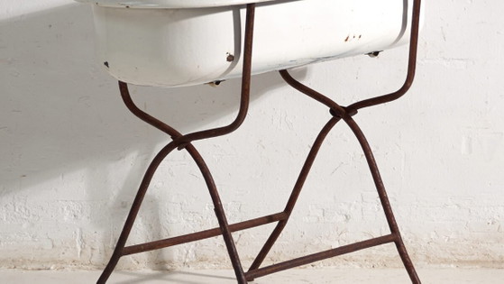 Antique bathtub in enamelled iron – Central Europe, circa 1950 #8 – Decorative Objects, Industrieel (photo 3 of 40)