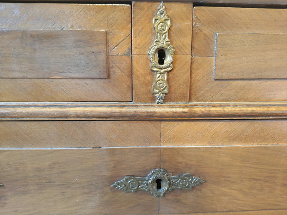 Image 1 of Commode à plateau en marbre