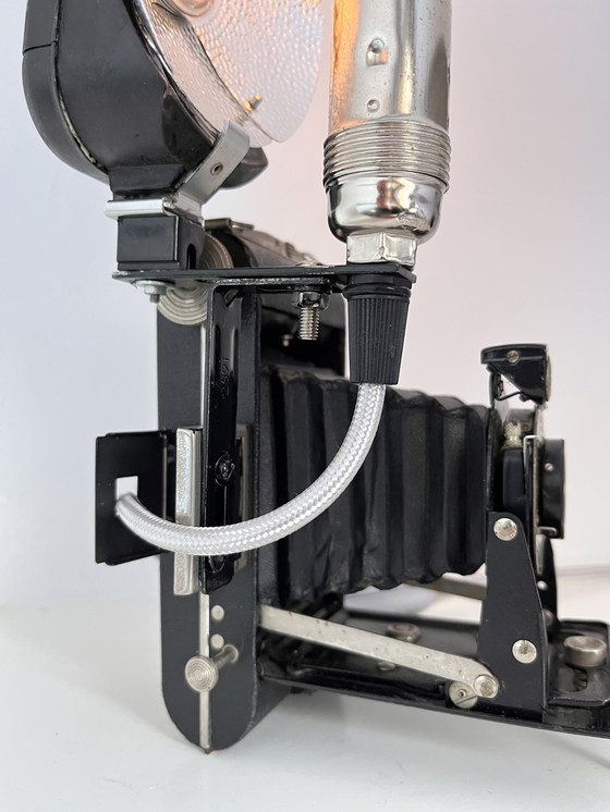 Image 1 of Lamp van balgcamera uit jaren veertig 