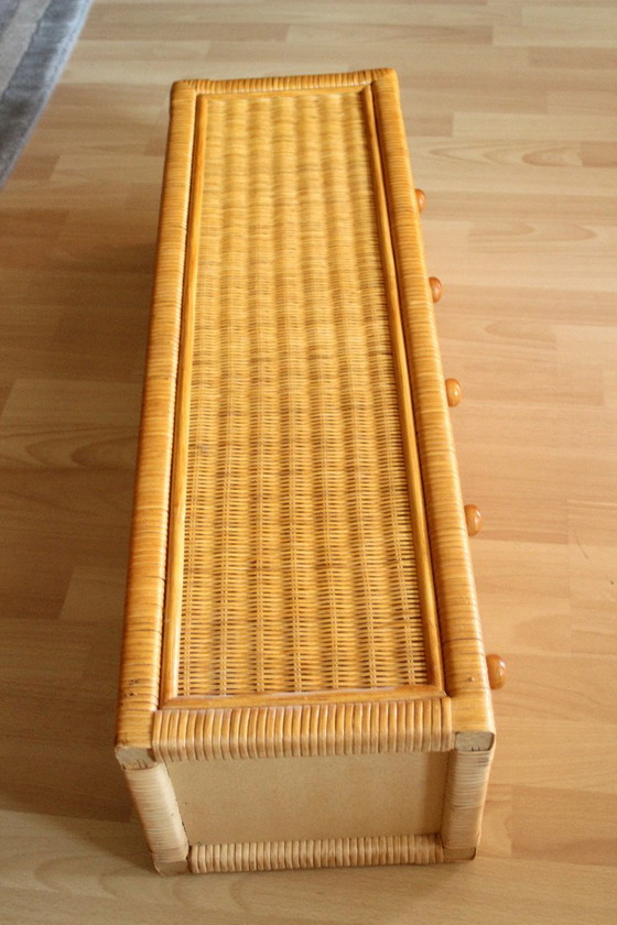 Image 1 of Mobiletto/mensola/credenza di piccole dimensioni realizzato in bambù e legno di rattan.