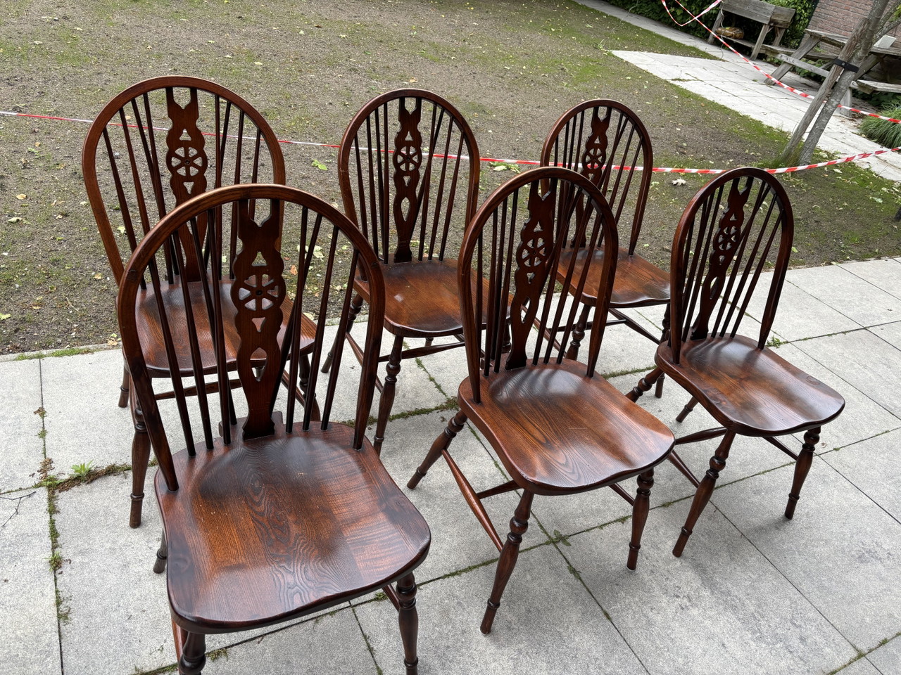 6 chaises Windsor à dossier à roue vintage