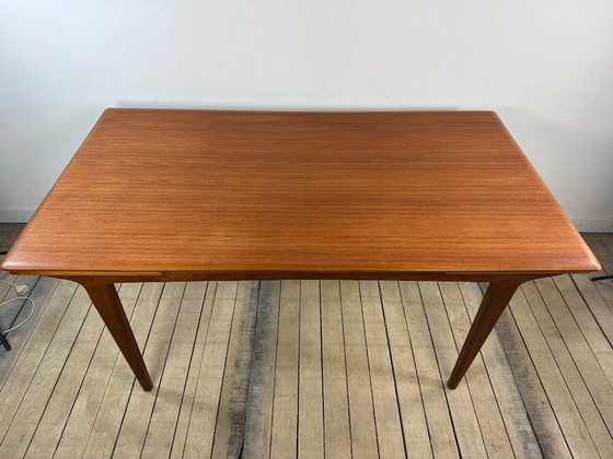 Vintage Scandinavian Teak Dining Table 1970s – 2 Integrated Extensions – Wood (photo 3 of 12)