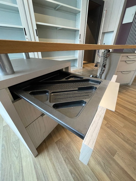 Image 1 of Beautiful stylish office furniture with drawer units