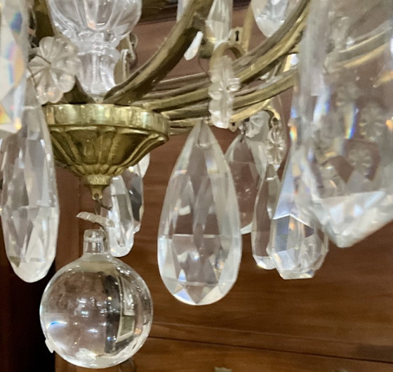 Image 1 of Grote Franse kroonluchter van kristal en verguld brons, 8 lampen, in Maison Baguès-stijl