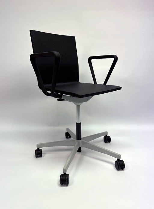 .04 Office Chair by Van Severen in perfect condition