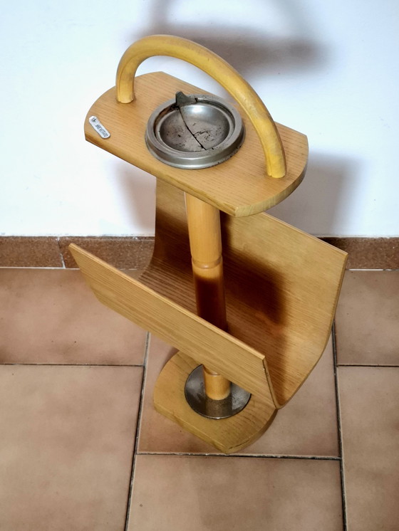 Image 1 of Houten asbak uit de jaren 80 met tijdschriftenrek.
