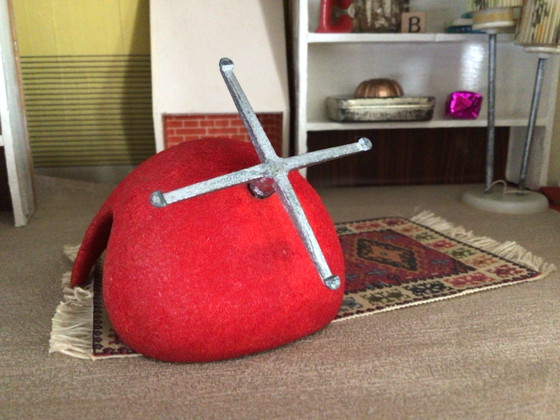 Vintage Miniature Arne Jacobsen Egg Chair – Decorative Objects, Metal, Other (photo 9 of 13)