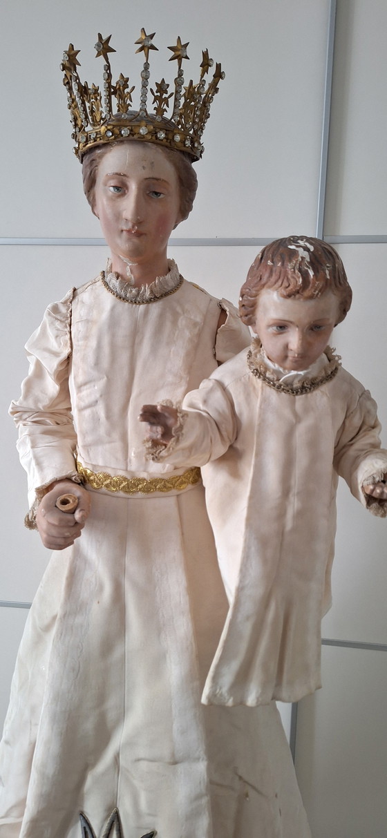 Image 1 of Wunderschöne antike Pfahlmadenfigur aus dem 18. Jahrhundert