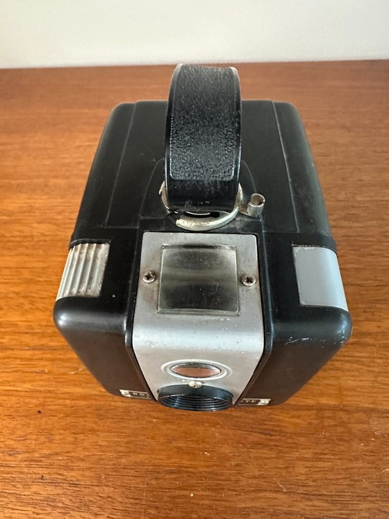 Image 1 of Dos Kodak Brownies originales: auténticos íconos del diseño de los años 50 en excelentes condiciones.