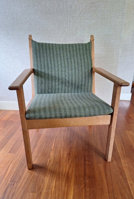 Hans J Wegner Getama GE-284 chair