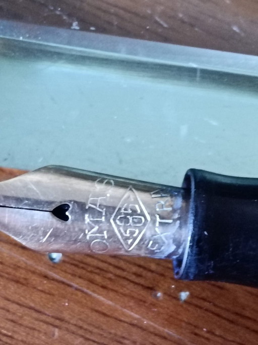 OMAS EXTRA Fountain Pen – 14K (585) Gold Nib, Heart-Shaped Hole – 1940s/1950s – decoratieve objecten, Plastic (photo 2 of 8)