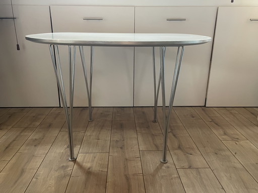 Fritz Hansen Superellipse modelo B603