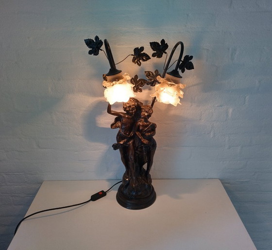 Image 1 of Lampada da tavolo Giovani amanti - Auguste Moreau
