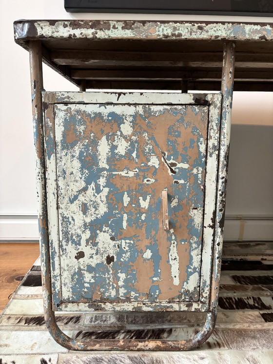 Image 1 of Scrivania in metallo vintage industriale unica: un pezzo di tendenza