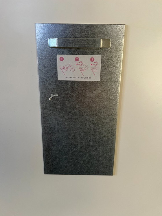 Image 1 of "Sitting Man" – Jos van Riel | Dibond 80x120 cm Photo