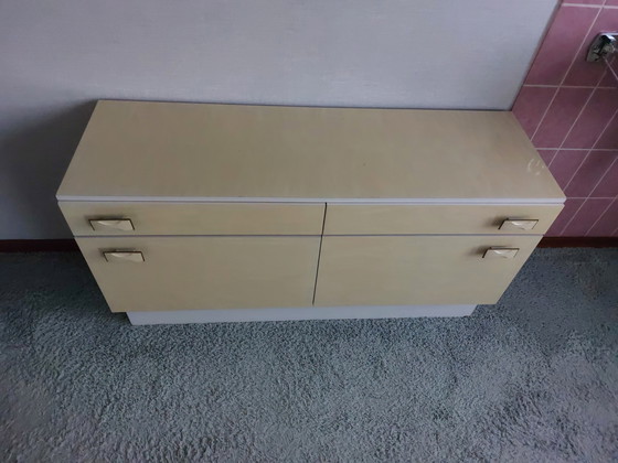 Image 1 of Lit simple vintage avec tables de chevet et coiffeuse