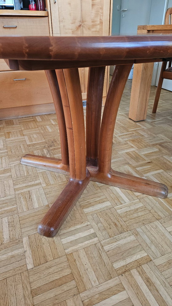Runder Esstisch aus Holz mit Ausziehplatten, Dyrlund, Esstische, Braun (Foto 2 von 9)