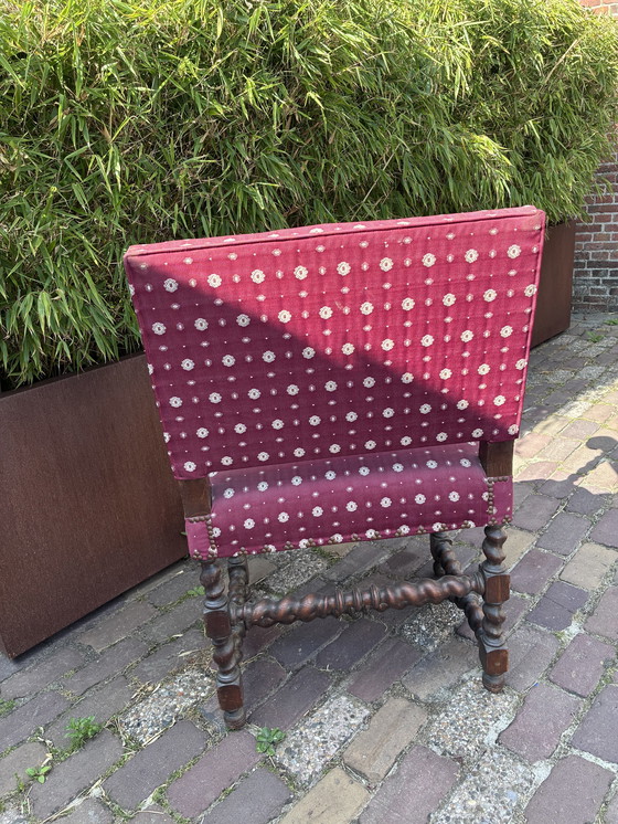 Image 1 of Schlossstuhl mit Schnitzereien