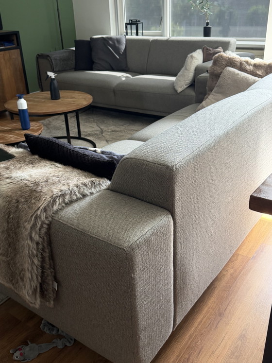 Image 1 of 2 Troubadour 3-Sitzer-Sofas hellgrau