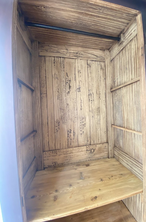 Image 1 of Cappello antico in legno massello restaurato, stile provinciale