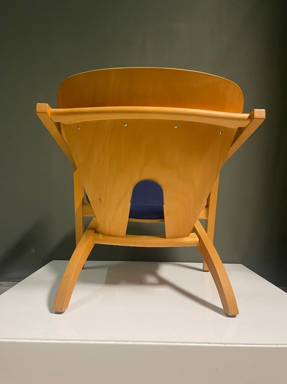 Fauteuil Getama, conçu par Hans J. Wegner, bois et textile bleu, Scandinavian (photo 4 sur 10)