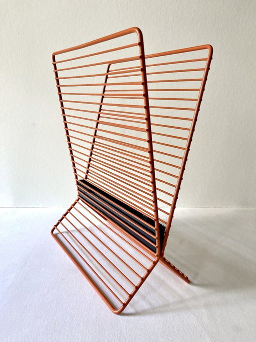 Wire metal magazine rack with triangular compartment, 1950s