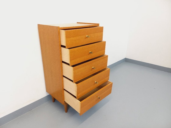 Image 1 of Vintage eikenhouten ladekast uit de jaren 60.