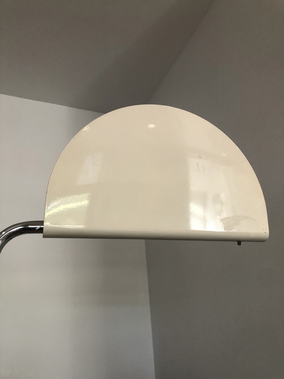 Image 1 of Vintage Mezzaluna vloerlamp BRUNO GECCHELIN 
