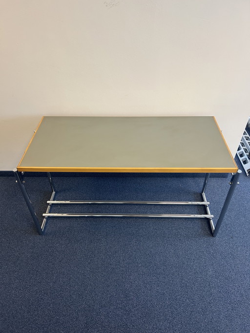 Classicon - Eileen Gray - Menton Tafel - Tafel/bijzettafel - Draaibaar