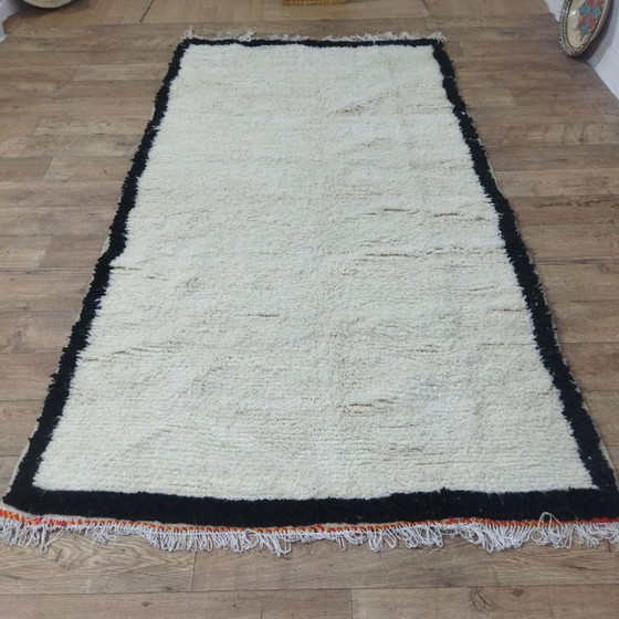 Image 1 of Minimal Berber Rug – Minimalist Berber Carpet | Moroccan Wool Rug | 260 × 140 cm