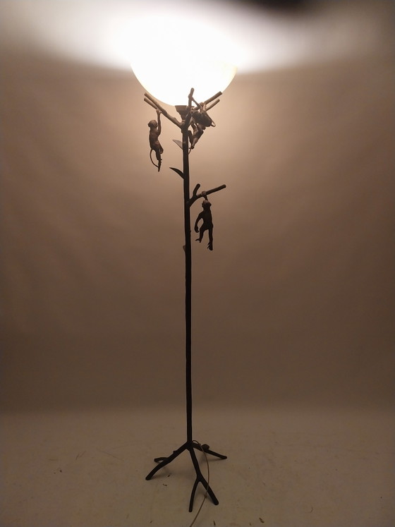 1 X Cast Iron Standing Uplighter With Monkeys 168cm High 1990s – Floor lights, Glass (photo 2 of 9)