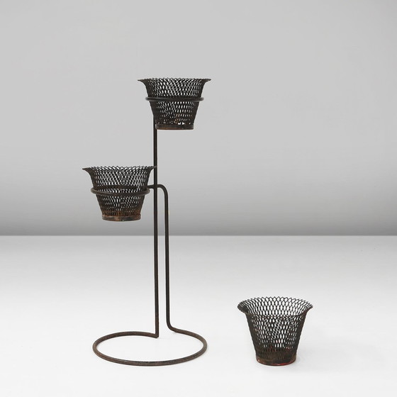 Image 1 of Porte-plantes en métal du milieu du siècle par Mathieu Matégot, France années 1950