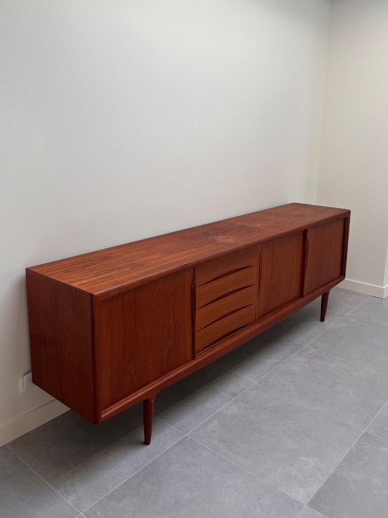 Image 1 of Gunni Omann Teakhouten Credenza voor Axel Christiansen