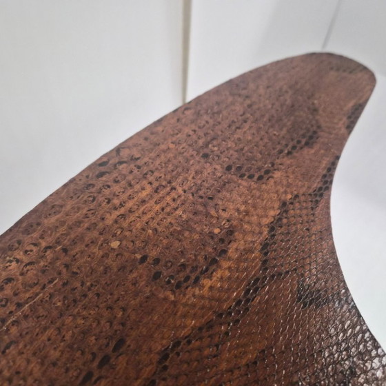 Image 1 of Vintage bijzettafel uit de jaren 50 met statief, imitatie slangenleer