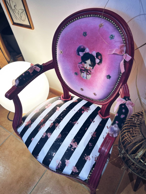 Image 1 of Fauteuil rénové pour petite fille