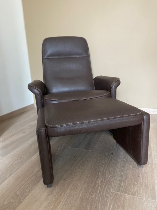 De Sede DS-50 Relaxsessel + Hocker – verstellbare Rückenlehne – Nackenstütze aus Leder