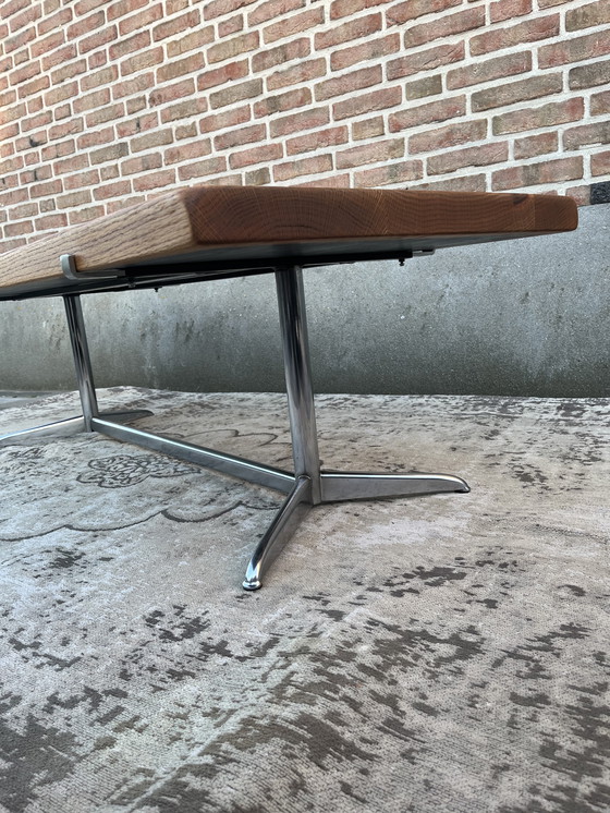 Image 1 of Tavolino da caffè vintage di metà secolo con piano in rovere massello e base cromata