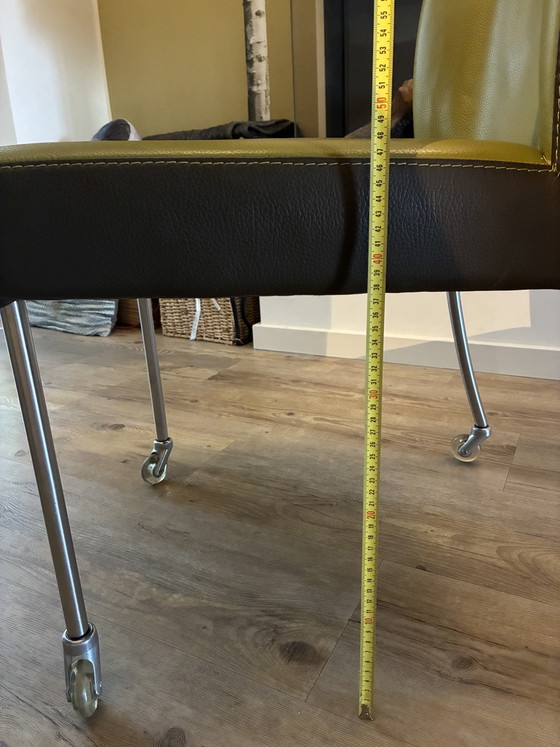 Bert Plantagie Stoelen - Groen/Donker Olijf Leer Op Wieltjes – Eetkamerstoelen, Leather (photo 6 of 8)
