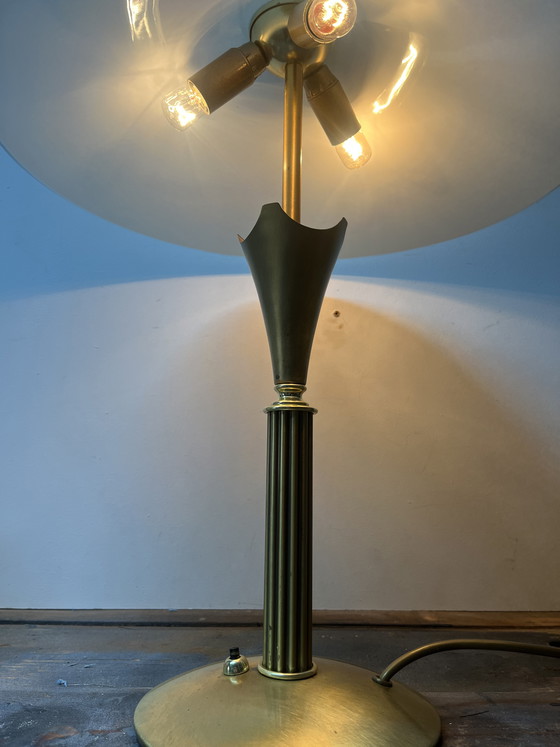 Image 1 of Vintage art deco style messing tafellamp, prachtige zware messing lamp gemaakt voor Frantzen exclusieve verlichting in Italië