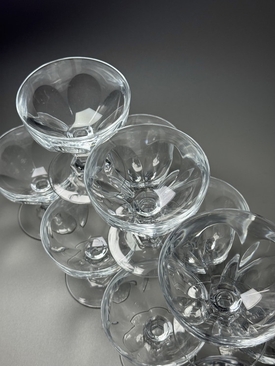 Image 1 of Set di 10 bicchieri da champagne in cristallo - Cristal d'Arques. Metà secolo