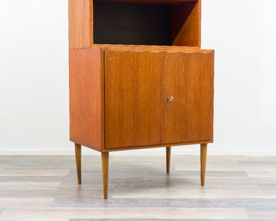 Image 1 of Cómoda de teca de los años 60 con estante de dos piezas