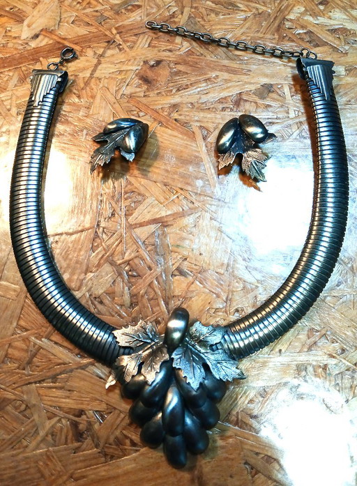 Jaren ’70 vintage originele Druiven ketting met bijpassende oorbellen