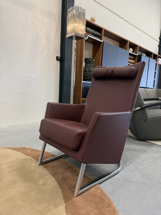 Image 1 of Sillón Montis Madonna de piel rubí