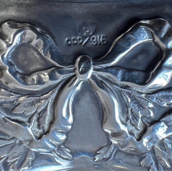 Image 1 of VASSOIO ANTICO IN ARGENTO MASSICCIO 916