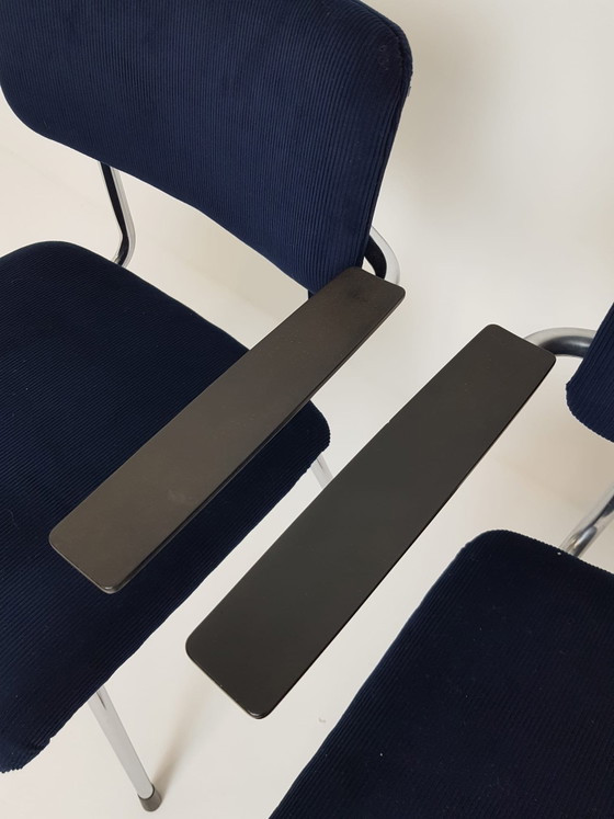 4 Gispen 1235 Stoelen Nieuw Gestoffeerd Keymer – Eetkamerstoelen, Chrome, Textile (photo 12 of 15)